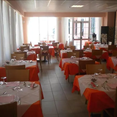 Adele Hotel