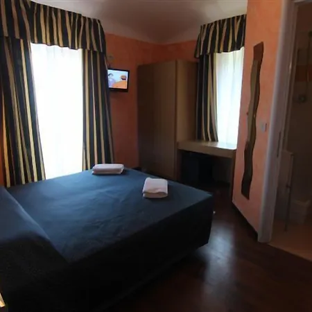 Adele チェッレ・リーグレ