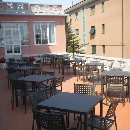 Hotel Adele 3*
