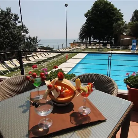 Hotel Adele 3*